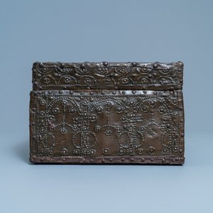 A brass and iron-mounted wooden casket, Germany, 17/18th C. — 照片 4