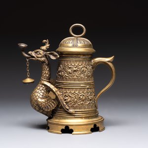 A brass griffin-form aquamanile, Germany, 19th C. — photo 2