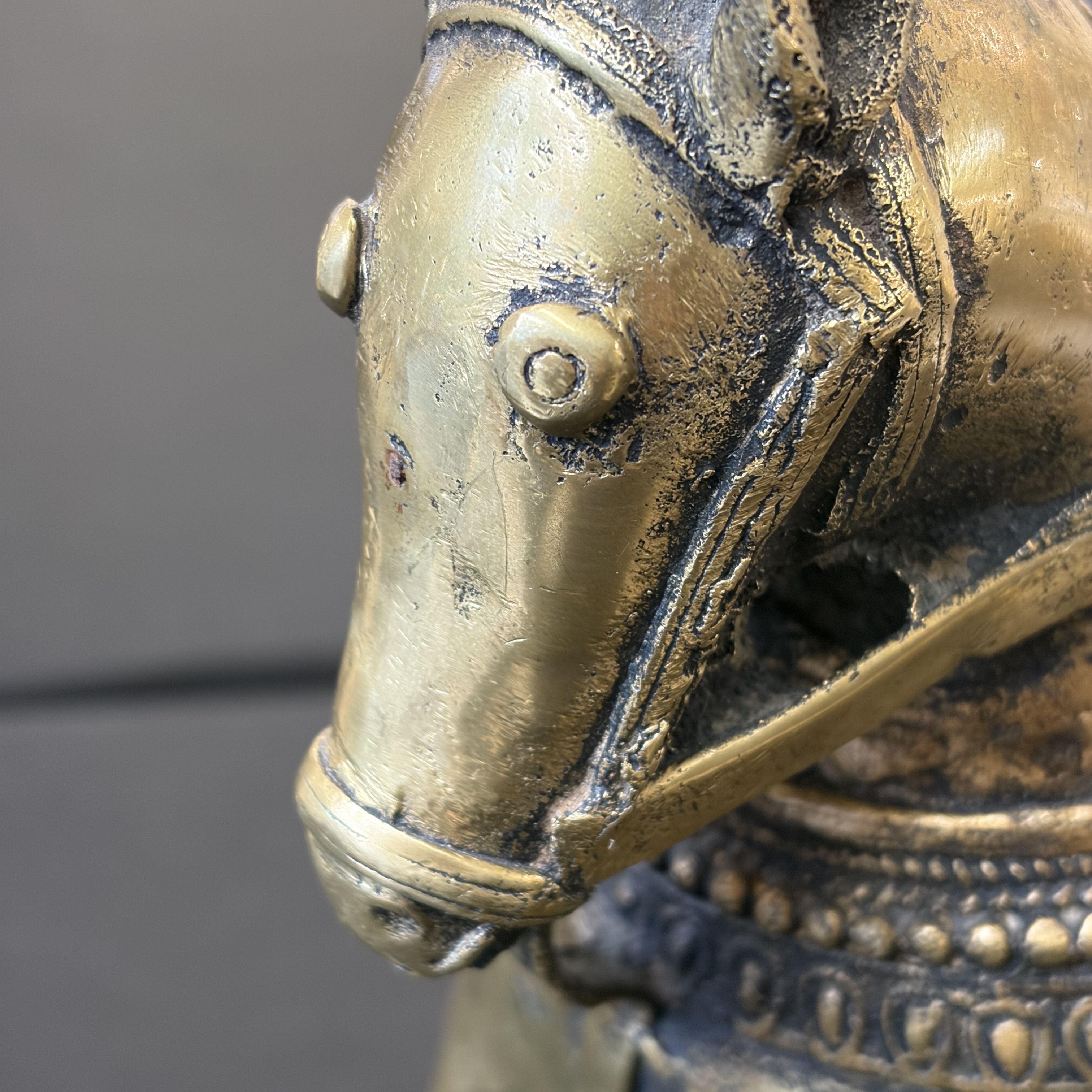 A brass horse on wheels — photo 3