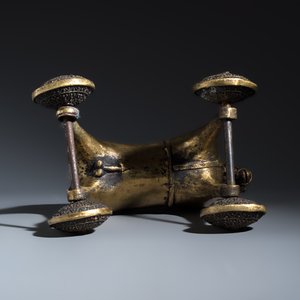 A brass horse on wheels — photo 7