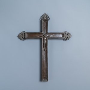 A brass procession crucifix with bronze Corpus Christi, France or Germany, 17/18th C. — photo 1