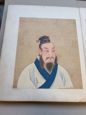 A brocade-bound album of portraits of Chinese emperors, accompanied by biographical texts, 18th C. — photo 34