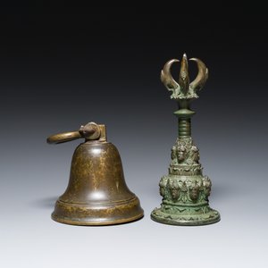 A bronze bell and a ceremonial hand bell, South Asia and Southeast Asia, 19th C. or earlier — 照片 3