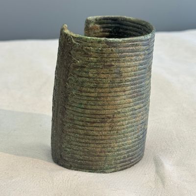 A bronze bracelet — photo 4
