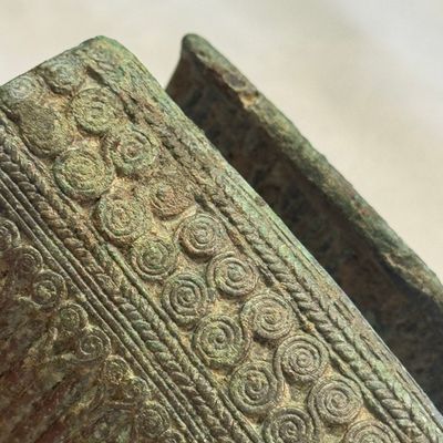 A bronze bracelet — photo 6