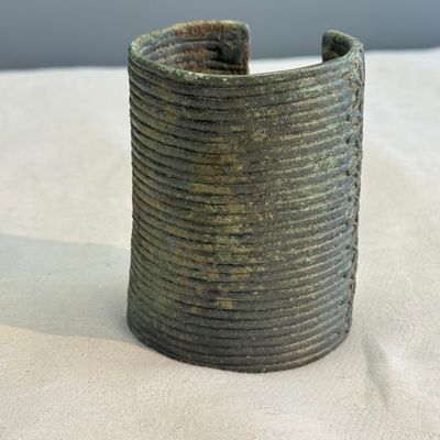 A bronze bracelet — photo 3