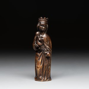 A bronze 'crowned Madonna with child' lustre ornament, Flanders, 16th C. — photo 1
