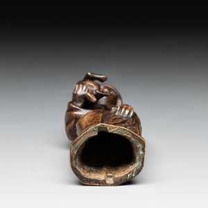 A bronze 'crowned Madonna with child' lustre ornament, Flanders, 16th C. — photo 6