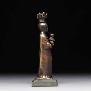 A bronze 'crowned Madonna with child' lustre ornament, Flanders, 16th C. — photo 2