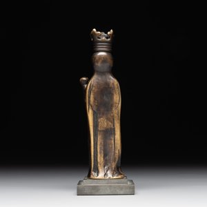 A bronze 'crowned Madonna with child' lustre ornament, Flanders, 16th C. — photo 3
