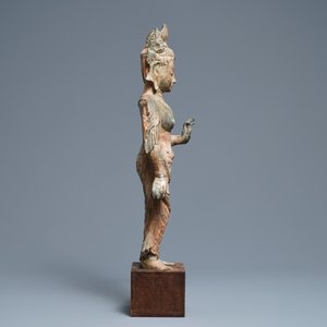 A bronze figure of a deity, Southeast Asia, 18/19th C. — photo 3