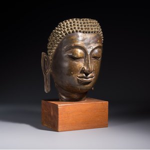 A bronze head of Buddha, Thailand, probably Ayutthaya period, 16/17th C. — photo 1