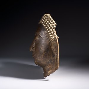 A bronze head of Buddha, Thailand, probably Ayutthaya period, 16/17th C. — photo 3