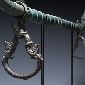 A bronze Khmer palanquin fitting, Cambodia or Thailand, probably Angkor period, 13th C. — 照片 8