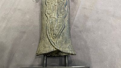 A bronze Khmer sculpture of the goddess Uma, Cambodia, 10/11th C. — 照片 5