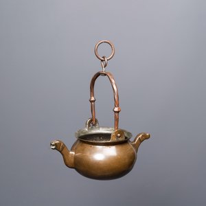 A bronze 'lavabo' water bowl, Flanders, 15th C. — photo 1