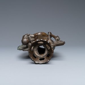 A bronze Madonna with child luster ornament, Flanders, 16th C. — 照片 6