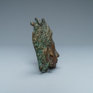 A bronze mask of a female deity, Tibet or South East Asia, 19th C. — photo 5