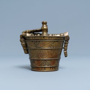 A bronze nest of weights, Nuremberg, Germany, 17th C. — photo 3