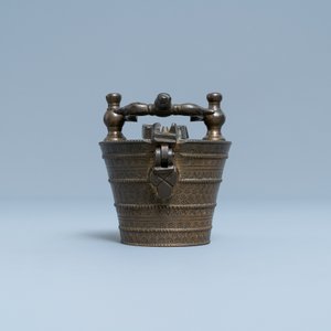 A bronze nest of weights, Nuremberg, Germany, 17th C. — photo 4