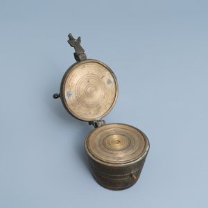 A bronze nest of weights, Nuremberg, Germany, early 17th C. — 照片 8