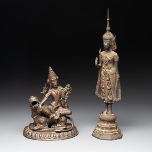 A bronze Simhanada Lokeshvara seated on a Buddhist lion and a Buddha, Southeast Asia, 19th C. — photo 1