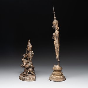 A bronze Simhanada Lokeshvara seated on a Buddhist lion and a Buddha, Southeast Asia, 19th C. — photo 5