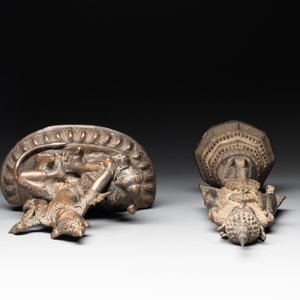 A bronze Simhanada Lokeshvara seated on a Buddhist lion and a Buddha, Southeast Asia, 19th C. — photo 6