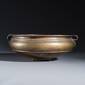 A bronze temple bowl or 'Urli' — photo 2