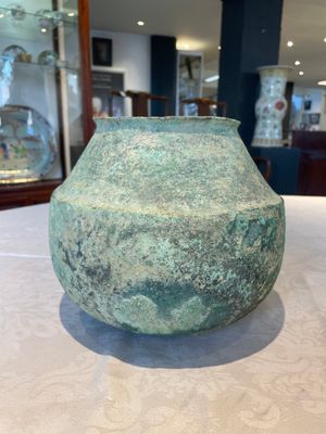 A bronze urn, a bronze canteen with relief design and a pair of bronze oil lamps, Etruscan and Roman civilizations, 9th C. B.C/5th C. — photo 19