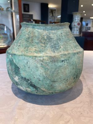 A bronze urn, a bronze canteen with relief design and a pair of bronze oil lamps, Etruscan and Roman civilizations, 9th C. B.C/5th C. — photo 21