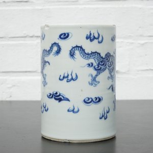 A brush pot with dragons in blue and white Chinese porcelain, 19th C. — photo 11