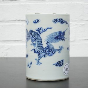 A brush pot with dragons in blue and white Chinese porcelain, 19th C. — photo 10