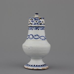 A Brussels faience blue and white caster, 18th C. — 照片 1