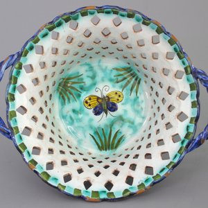 A Brussels faience butterfly decor open-worked basket, ca. 1800 — 照片 1