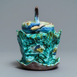 A Brussels faience eel tureen on stand with butterflies and caterpillars, late 18th C. — photo 3