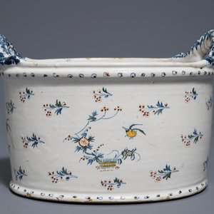 A Brussels faience 'La haie fleurie' rope twist handles basin or cooler, 18th C. — 照片 3