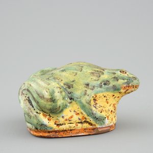A Brussels faience model of a frog, 18th C. — 照片 3