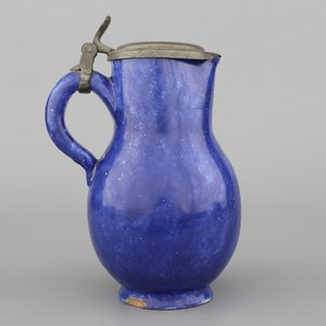 A Brussels faience monochrome blue pewter-mounted jug, 18th C. — 照片 1