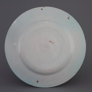 A Brussels faience round butterfly decor plate, 18th C. — 照片 2