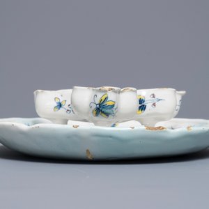 A Brussels faience spice dish with butterflies and flowers, 18th C. — photo 4