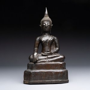 A Burmese bronze Buddha, 17/18th C. — 照片 1