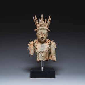 A Burmese bronze crowned Buddha, probably Haripunchai period, 12/13th C. — photo 2