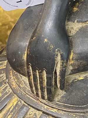A Burmese bronze Shan Buddha with traces of gilt, 16/17th C. — photo 11