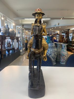A Burmese gilt-lacquered Nat horse rider, 19/20th C. — photo 4