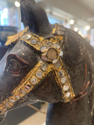 A Burmese gilt-lacquered Nat horse rider, 19/20th C. — photo 6