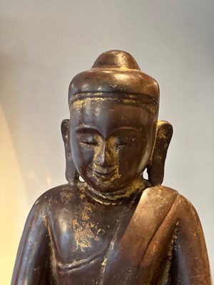 A Burmese lacquered and gilt wooden Buddha, 17/18th C. — 照片 2