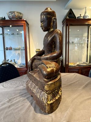 A Burmese lacquered and gilt wooden Buddha, 17/18th C. — 照片 6