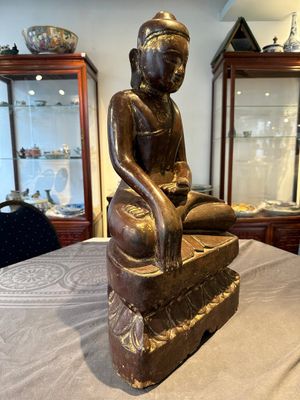 A Burmese lacquered and gilt wooden Buddha, 17/18th C. — 照片 9