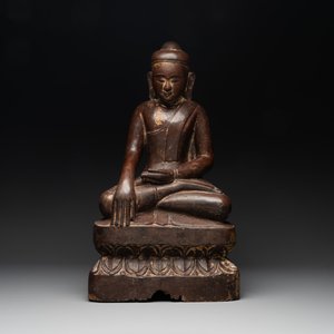 A Burmese lacquered and gilt wooden Buddha, 17/18th C. — 照片 2